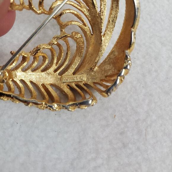 Monet Vintage Feather Pin Brooch Curved Gold Tone - Picture 4 of 5